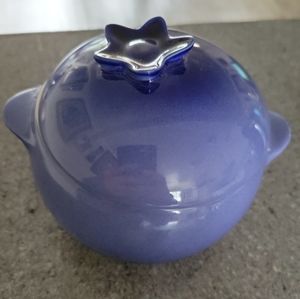 Sold Le creuset  20 oz cocotee Blueberry